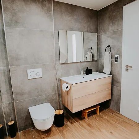Ve Dvorku Villa Uhercice (Breclav)