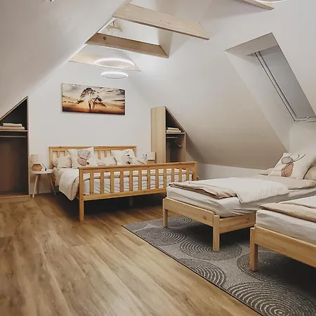Ve Dvorku Villa Uhercice (Breclav)