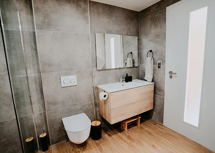 Ve Dvorku Villa Uhercice (Breclav)