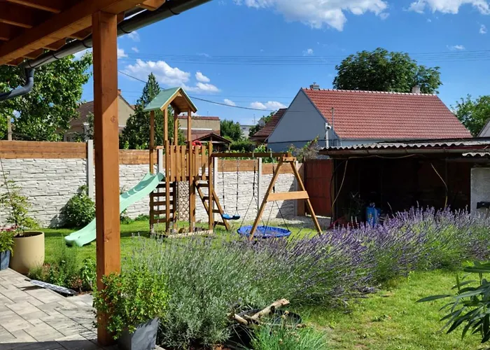 Ve Dvorku Villa *