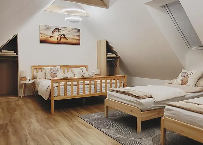 Ve Dvorku Villa Uhercice (Breclav)